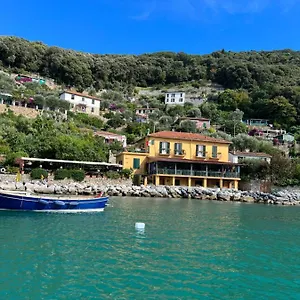locanda-lorena.hotelitalianriviera.com/