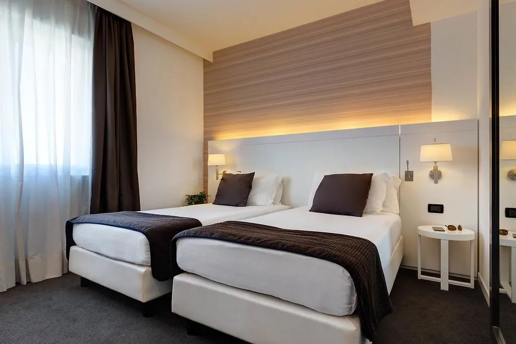Ih Hotels Roma Z3 4*, Rom Italien
